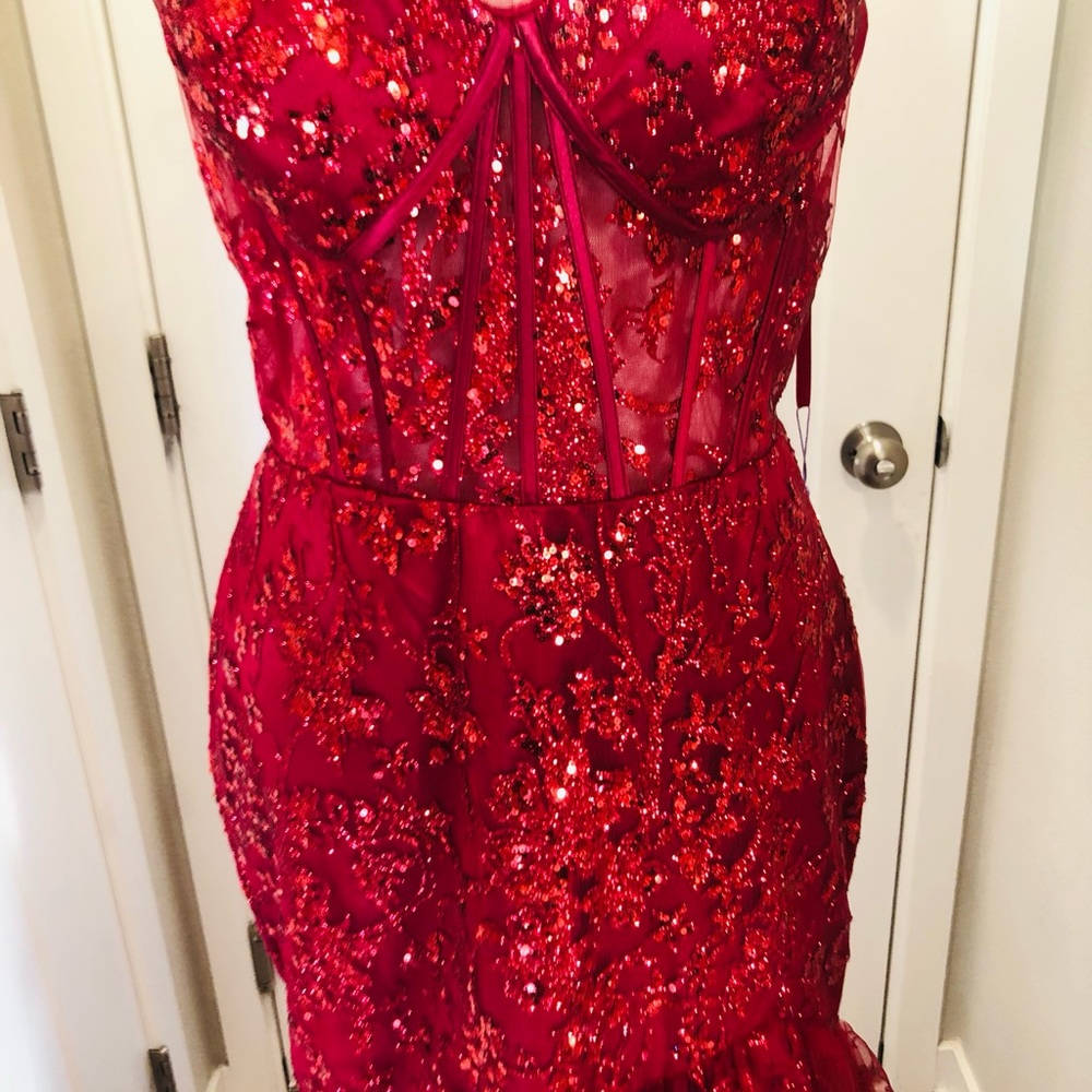 STRAPLESS LAYERED RUFFLE MERMAID DRESS - Picture 4 of 6